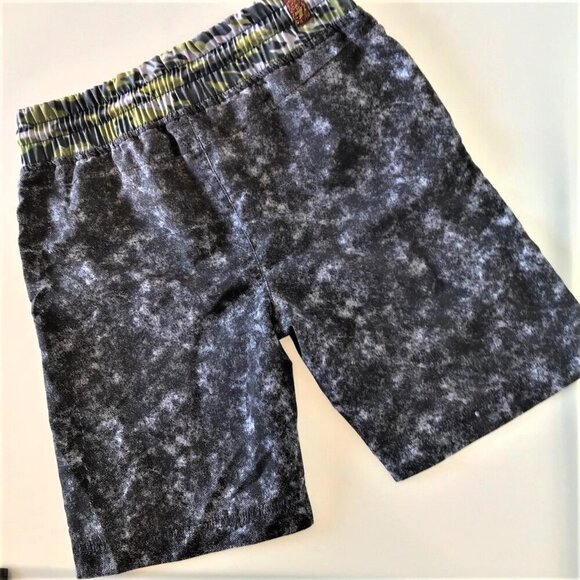 NEW 7 FOR ALL MANKIND CAMO BOARD SHORTS - Picture 4 of 8